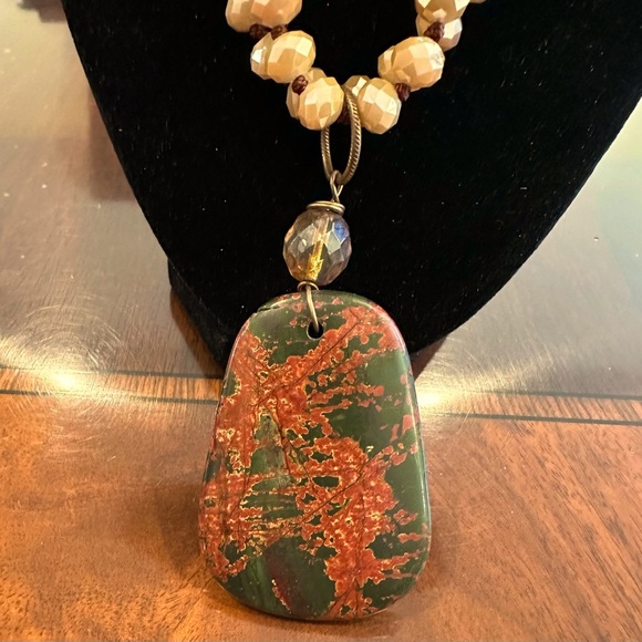 Vintage 20” Beige Glass Beaded Double Strand Necklace wBeautiful Jasper Pendant. - Picture 2 of 4